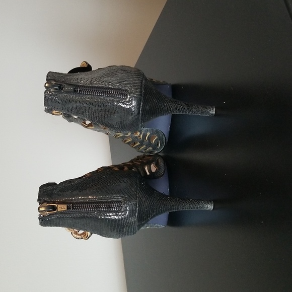 Lace laser cut ankle back zipper 3" heels - Picture 2 of 5